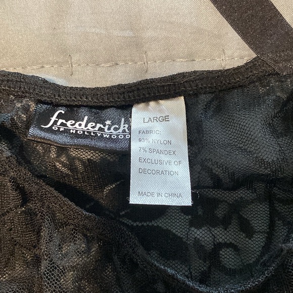 Frederick’s of Hollywood lace bras - Picture 5 of 6